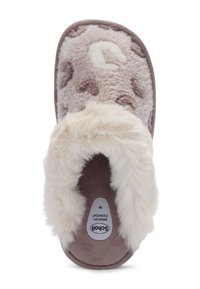 Plush grå och beige minnesskumtoffel med leopardmönster, fluffig krämfärgad pälsfoder och öppen baksida för enkel påtagning.