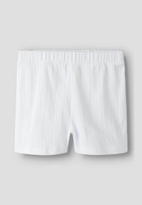 Vita shorts i ett lättviktsmaterial, med vertikala strukturerade ränder och en elastisk midja för komfort.
