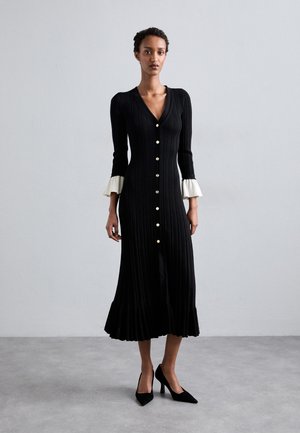 sandro ROBE MIDI POIGNET LARGE VOLANT - Pulóverruha - noir