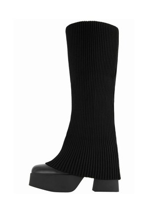 Bershka STYLE - Čižmy na platforme - black