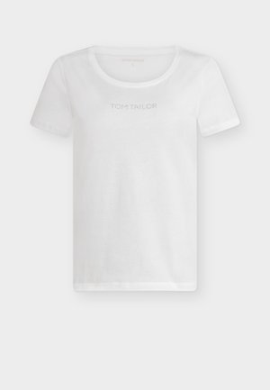 T-shirt blanc à manches courtes avec col rond, ornée du texte "TOM TAILOR" en petits strass centrés sur la poitrine.