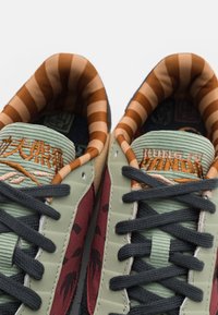 Reebok Classic Baskets basses - beige