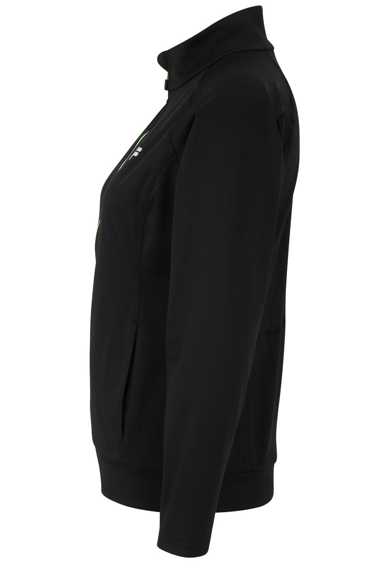 Giacca sportiva nera con colletto alto, zip verde e accenti di cucitura, tasche laterali e design fitted. Texture liscia.