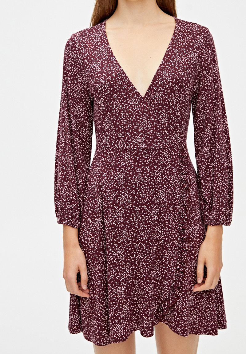 PULL&BEAR Robe de jour - bordeaux