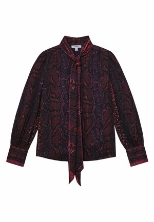 Donkerpaarse blouse met lange mouwen, versierd met een slangenshirtprint. De blouse heeft een gestrikte kraag en geplooide manchetten voor extra textuur en detail.