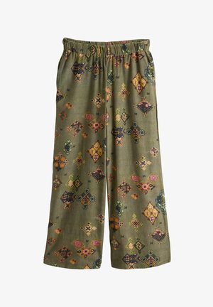 Locker sitzende olivgrüne Hose mit elastischem Bund und bunten geometrischen sowie floralen Mustern, die über den Stoff verteilt sind.