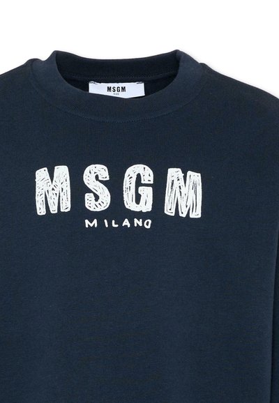Sweat-shirt bleu marine foncé avec lettrage MSGM blanc texturé et texte plus petit "Milano" en dessous, au niveau de la poitrine.