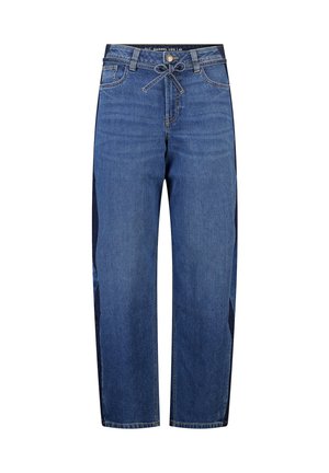 Jean en denim bleu avec jambes larges en forme de tonneau, fermeture par bouton et fermeture éclair, passants de ceinture, poches avant et cordon de serrage noué à la taille.