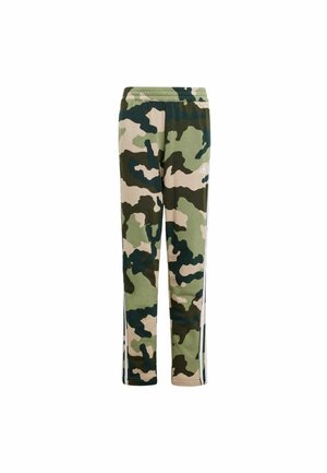 Sportbukser med camouflagemønster i grønt, beige og mørkeblå med elastisk talje og hvide striber ned langs siderne.