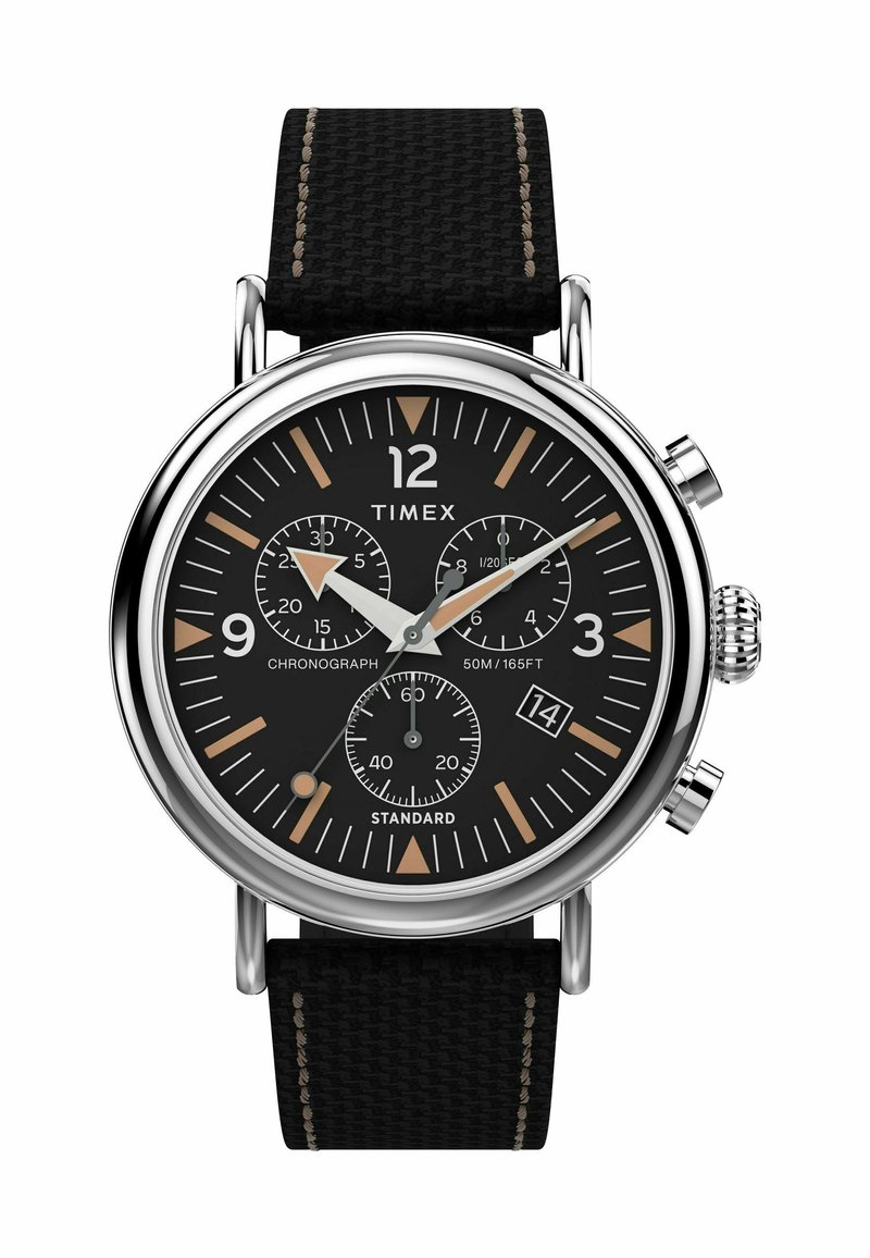 Zegarek chronograf Timex z czarną tarczą, kopertą ze stali nierdzewnej w srebrnym kolorze, czarnym paskiem z tkaniny i złotymi akcentami na znacznikach godzin.