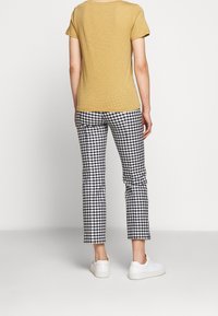 J.CREW Jednoduché tričko - brown