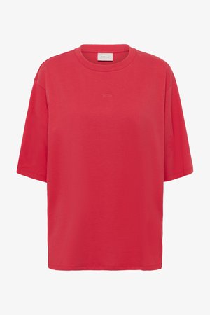 Rdeča prevelika kratka majica s kratkimi rokavi, okrolim izrezom in subtilnim vezenim logotipom na sredini prsnega koša.