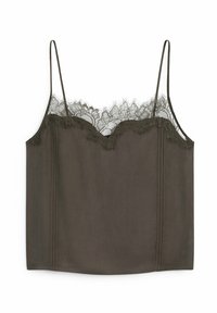 Unselected, dark green