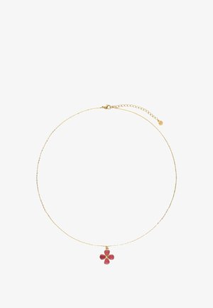 Collana in oro con un delicato fermaglio regolabile, caratterizzata da un piccolo ciondolo a forma di fiore rosa con cinque petali, dalla texture liscia e da una leggera lucentezza.