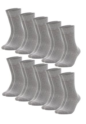 Zwölf Paar schlichte graue Knöchelsocken, in zwei Reihen auf weißem Hintergrund angeordnet.