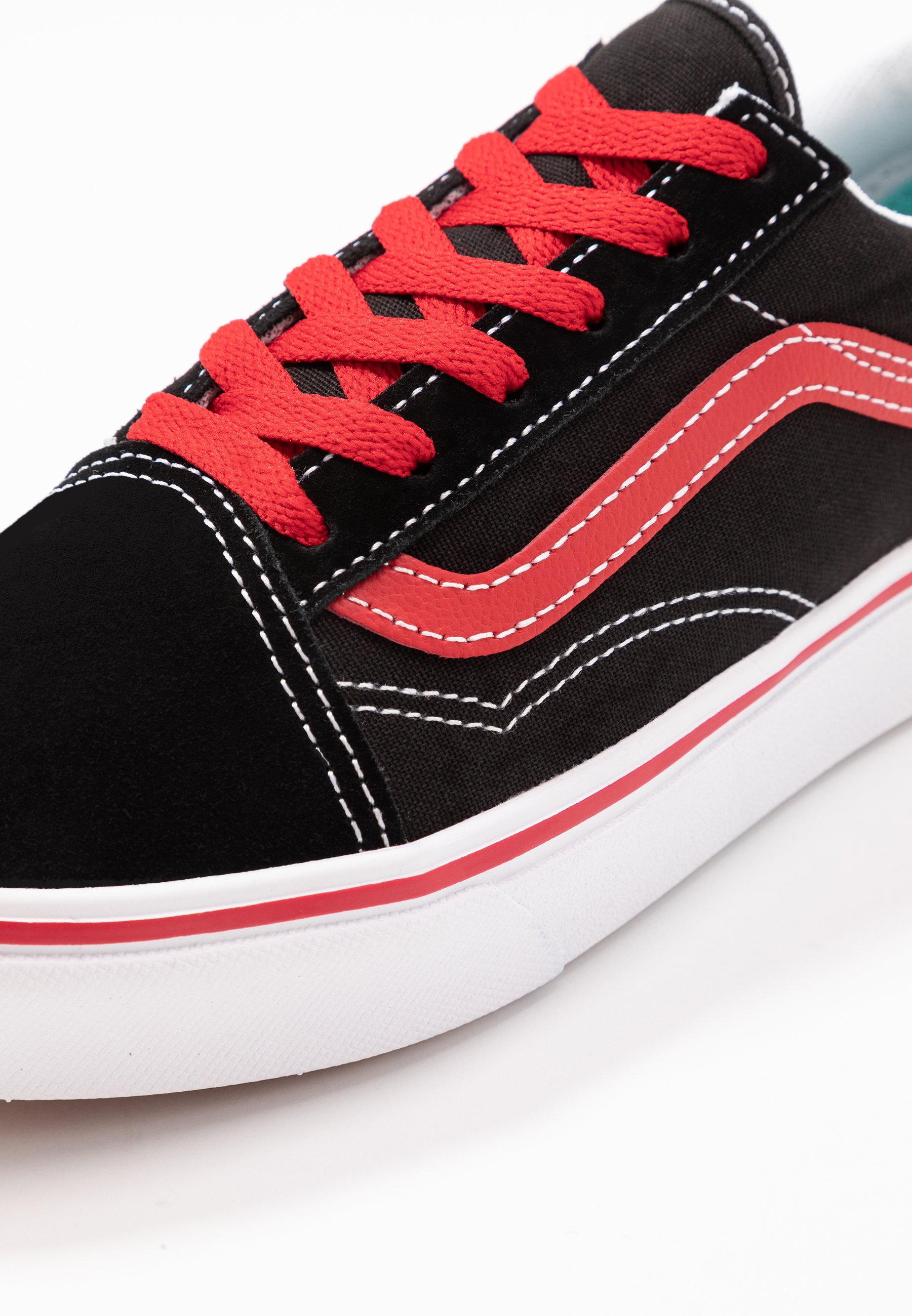 Vans COMFYCUSH OLD SKOOL Joggesko blackredsvart Vans COMFYCUSH OLD SKOOL Joggesko blackred Zalando.no