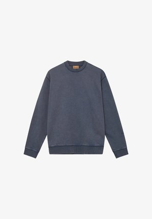 Tengerészkék pulóver kerek nyakkal, hosszú ujjakkal és bordás mandzsettával. Puha anyagból készült, enyhe textúrával. Egyszerű dizájn, látható minták nélkül.