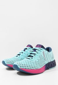 ASICS Chaussures de running sur route - blue