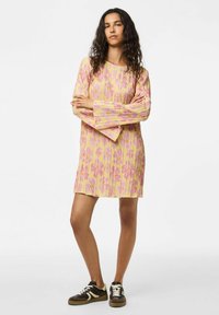 Pieces PCAMBER - Vestido informal - mellow yellow
