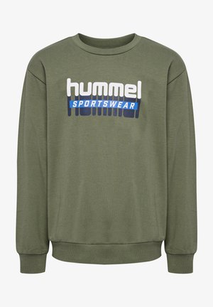 Grøn sweatshirts med lange ærmer, ribbede manchetter og rund halsudskæring. Har et iøjnefaldende "hummel SPORTSWEAR" logo i hvidt og blåt.