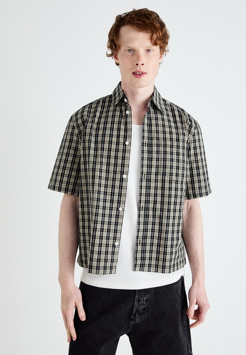 Weekday - FRANCO RELAXED SHORT SLEEVE - Camicia - beige, Ingrandire