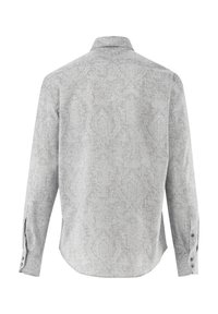 Maglietta a maniche lunghe di un grigio chiaro con un motivo damascato testurizzato, dotata di colletto classico e chiusure a bottone sui polsini. Vista posteriore.