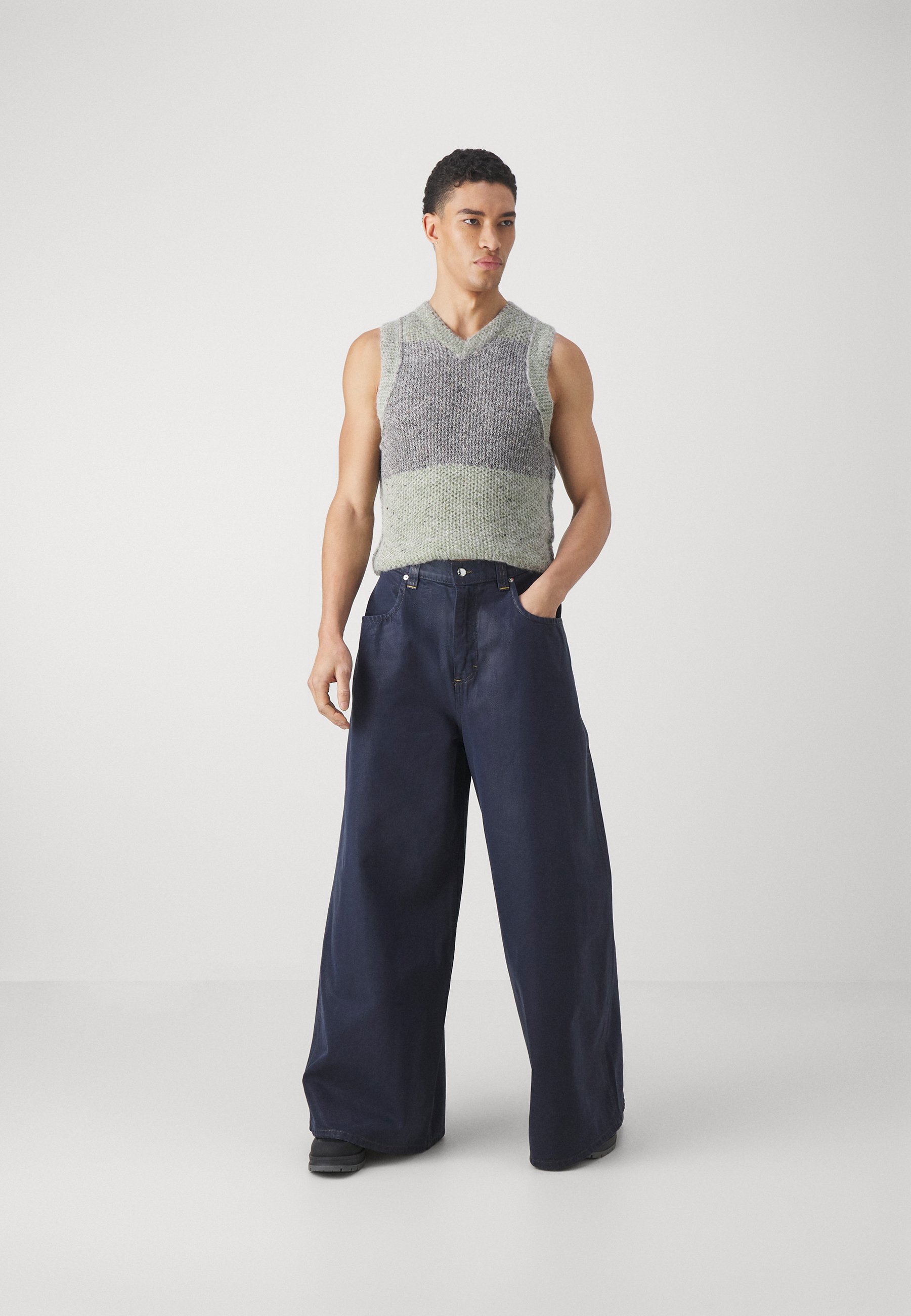ECKHAUS LATTA ULTRA WIDE LEG UNISEX - Jeans Relaxed Fit - coated 