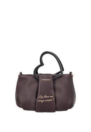 Borsa marrone con texture, manico a forma di cuore nero e scritte dorate sul davanti. Presenta una chiusura con zip e una forma morbida e arrotondata.