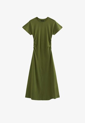 Abito midi verde oliva a maniche corte con scollo tondo e fianchi arricciati, caratterizzato da una cucitura centrale sul davanti.
