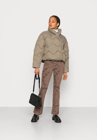 Weekday BRIGHT PUFFER JACKET - Casaco de inverno - grey/beige