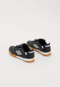 Umbro SPECIALI TR LEATHER
UNISEX - Trainers - black/white/royal
