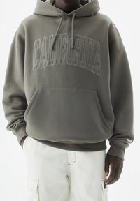 PULL&BEAR Luvtröja - taupe