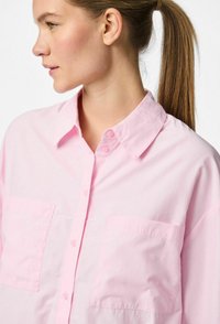 Pieces Užsagstoma palaidinė - roseate spoonbill