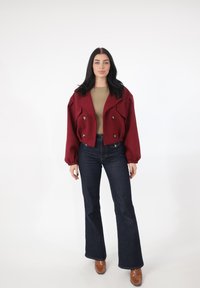 Unausgewählt, bordeaux