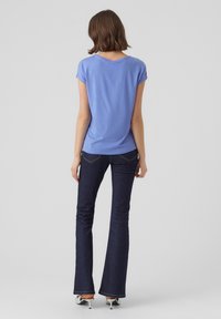 Vero Moda VMAVA PLAIN - T-shirts - jacaranda