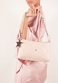 L'Atelier Du Sac MANDY  - Handtas - nude