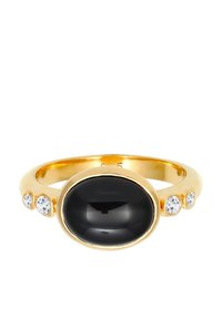 Guldring med en stor oval sort sten i midten, flankeret af tre små klare sten på hver side. Glat finish og rund ring.