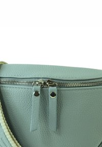 DrachenLeder Heuptas - blau mehrfarbig