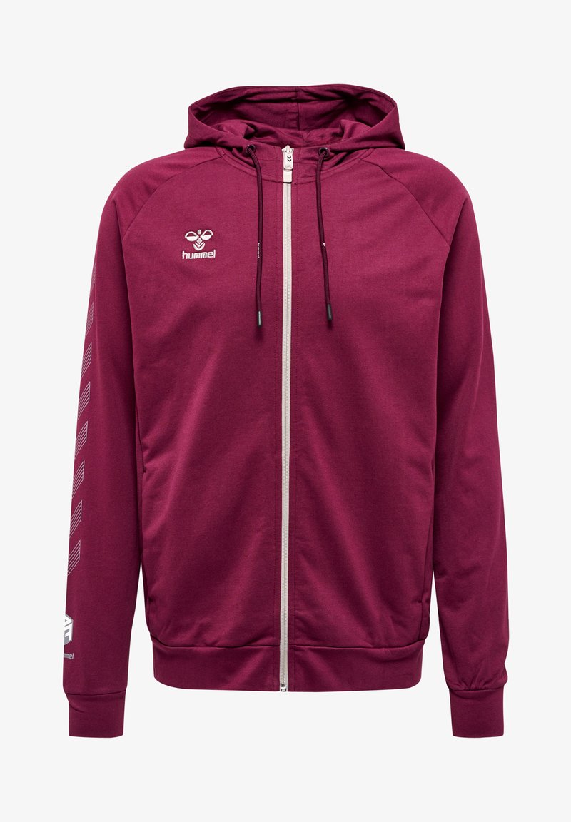 Veste à capuche bordeaux avec fermeture éclair sur le devant, capuche avec cordon de serrage et logo blanc contrastant ; elle présente des rayures blanches diagonales sur les manches.