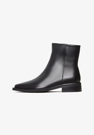 Cesare Gaspari, Bottines - black
