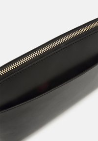 Zign LEATHER - Skulderveske - black