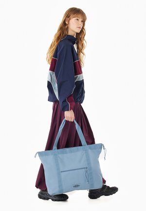 Eastpak, TRAVEL TOTE - Shopping Bag - monotone blue