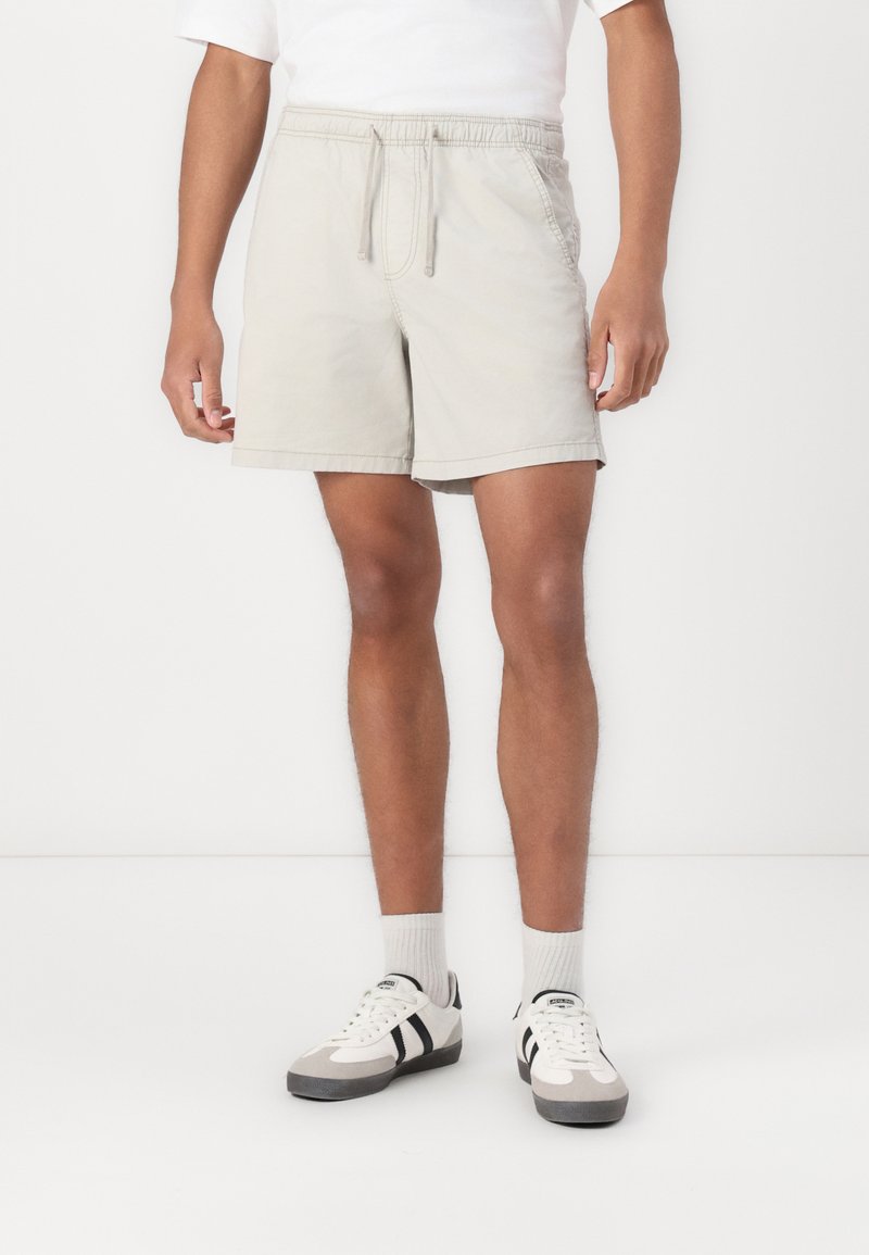 Hollister Co. - MAY1 MID THIGH PULL ON - Šortky - grey, Zväčšiť