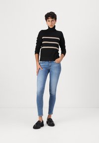 VILA VIKERRY ROLLNECK PULLOVER/KA - Pulóver - black/natural