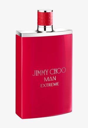 Rode rechthoekige Jimmy Choo Man Extreme parfumfles met zilveren accenten en een gestructureerde rode dop.