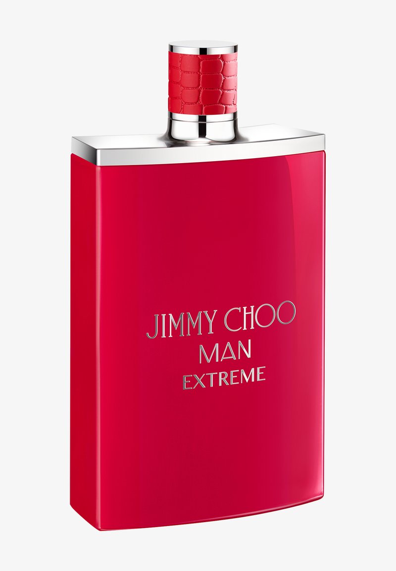 Flacon de parfum rectangulaire rouge Jimmy Choo Man Extreme avec des accents argentés et un bouchon rouge texturé.