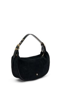 Borsa a mano in suede nero con forma curva, dotata di manico in pelle, dettagli in metallo dorato e chiusura con zip.
