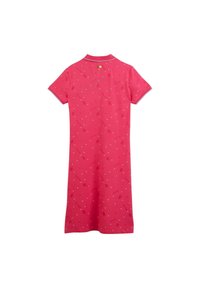 Robe polo rose à manches courtes, avec un col, des accents blancs et un motif de petits points et icônes partout.