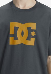 DC Shoes STAR - Marškin�ėliai su spaudiniu - stormy weather