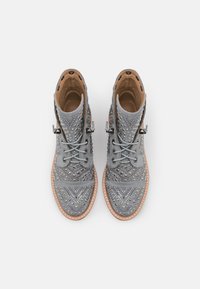 Alma en Pena Botines con cordones - blue